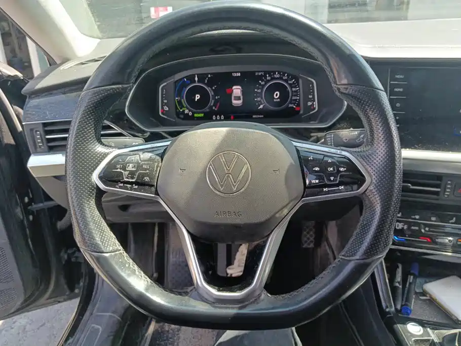 Volkswagen 帕萨特插电混动 — миниатюра 15