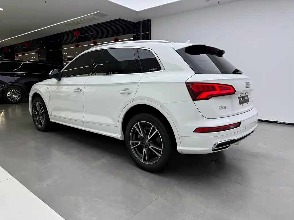 Audi Q5L — миниатюра 9