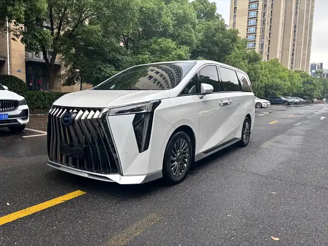 2023 GAC GN8