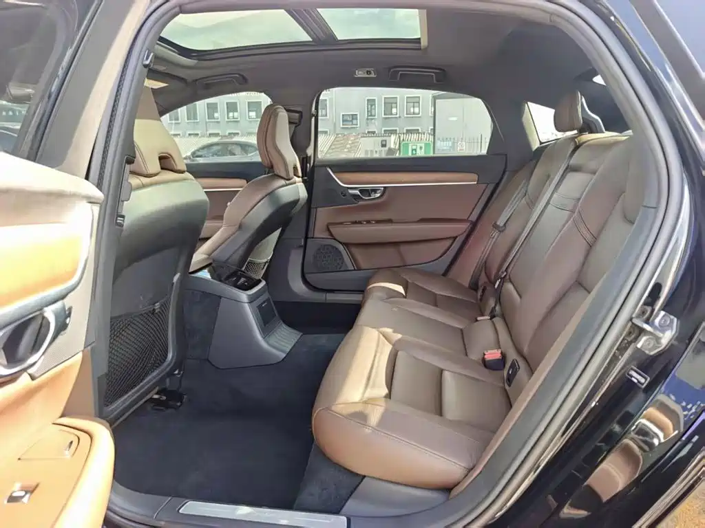 Volvo S90 PHEV — миниатюра 17