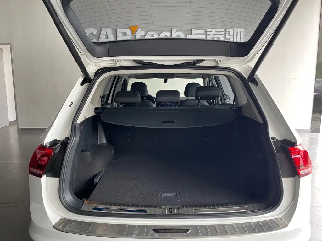 Volkswagen Tiguan L — миниатюра 24