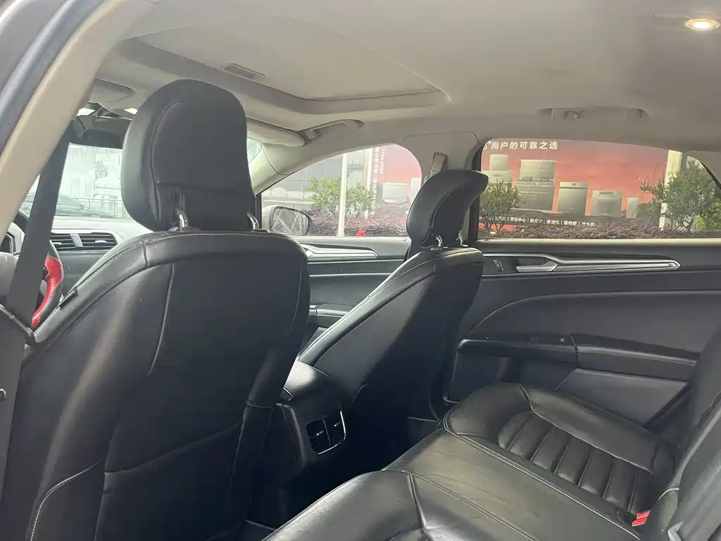 Ford Mondeo — миниатюра 5