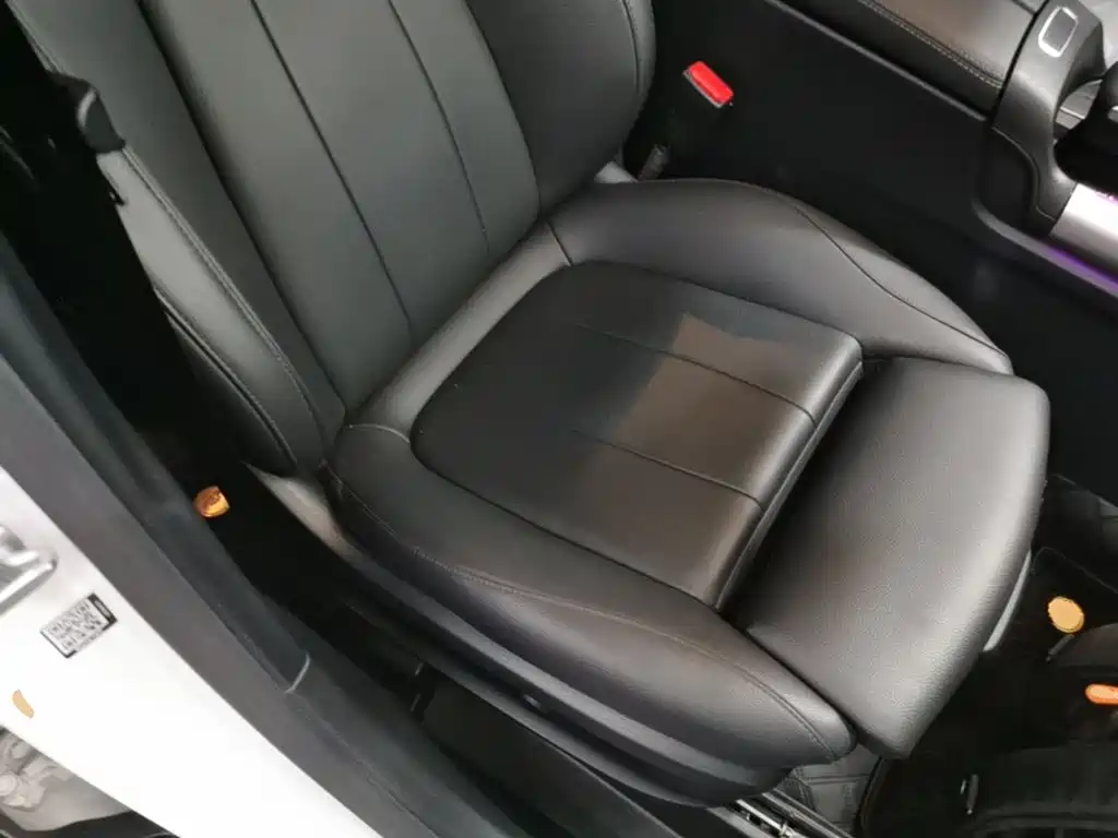 Mercedes-Benz GLB — миниатюра 25
