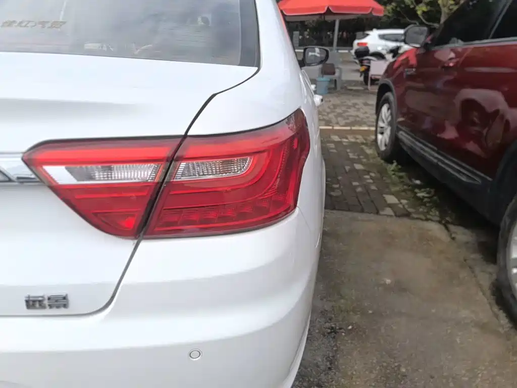 Geely Vision — миниатюра 8