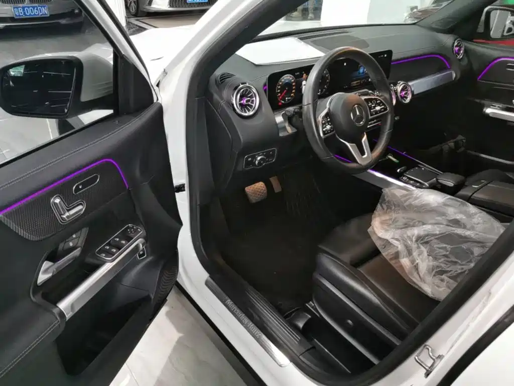 Mercedes-Benz GLB — миниатюра 16