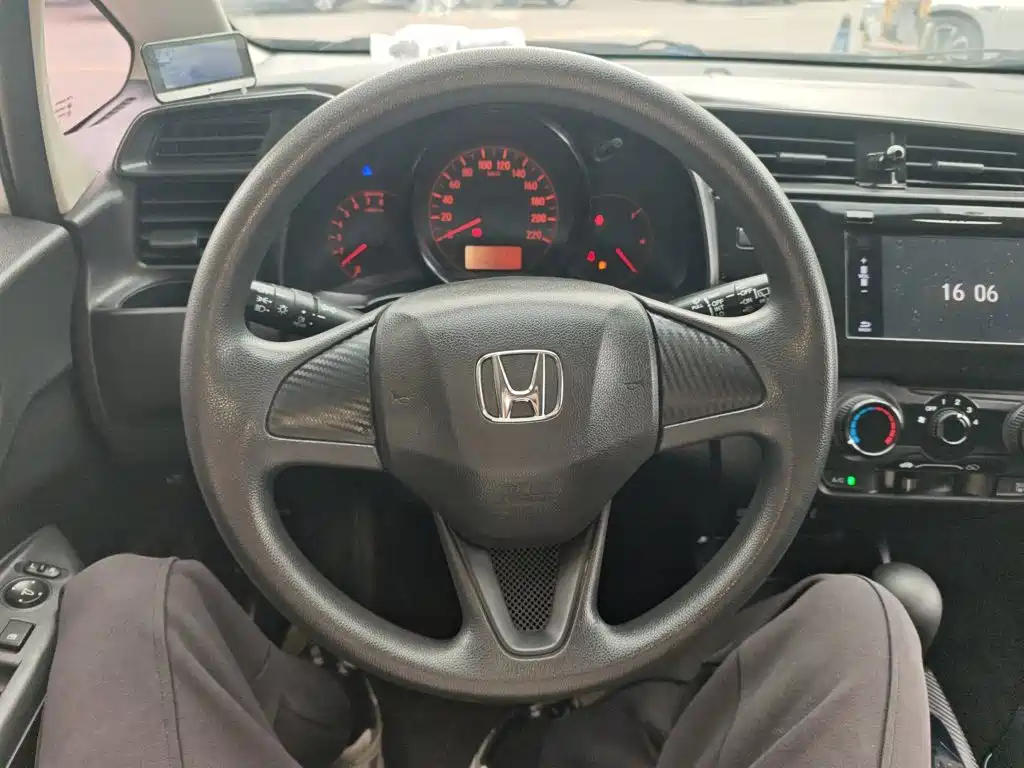 Honda Fit — миниатюра 11
