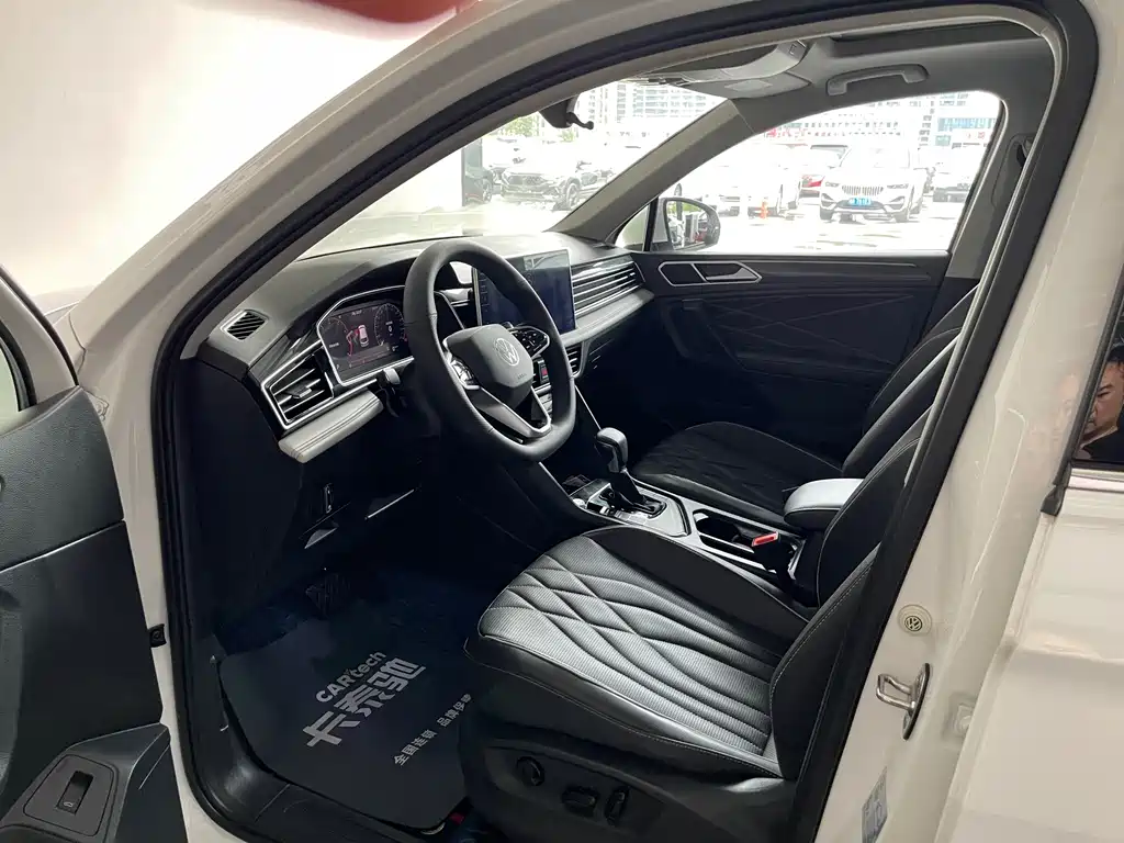 Volkswagen Tiguan L — миниатюра 13