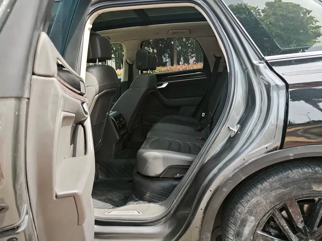 Volkswagen Touareg — миниатюра 3