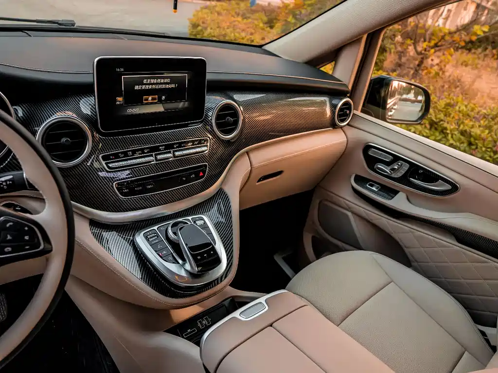 MERCEDES-BENZ V CLASS