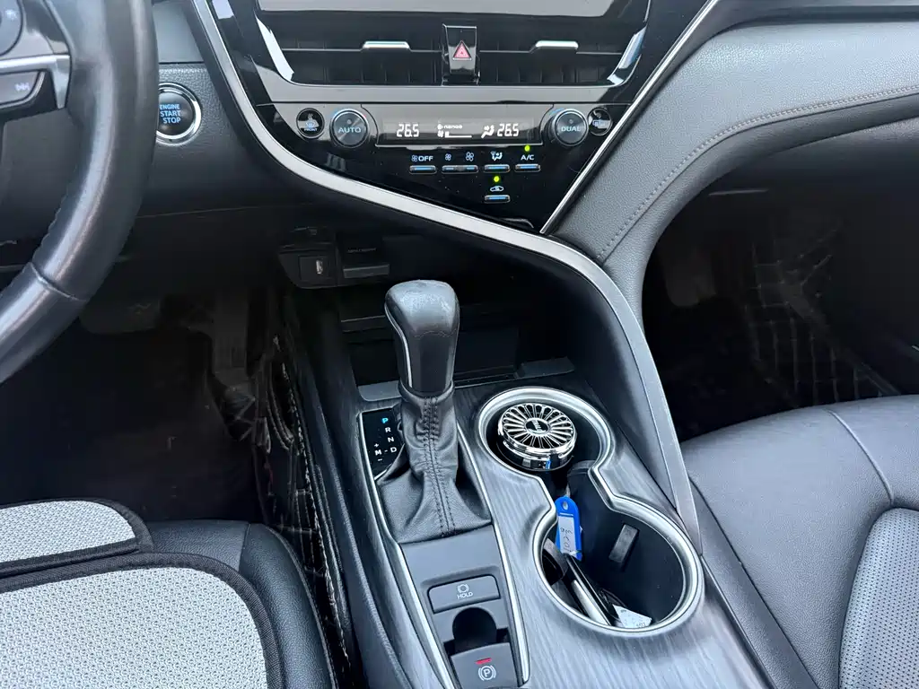 Toyota Camry 2021 2.0G Luxury