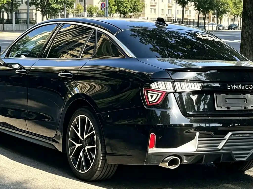 Lynk & Co 03 — миниатюра 6