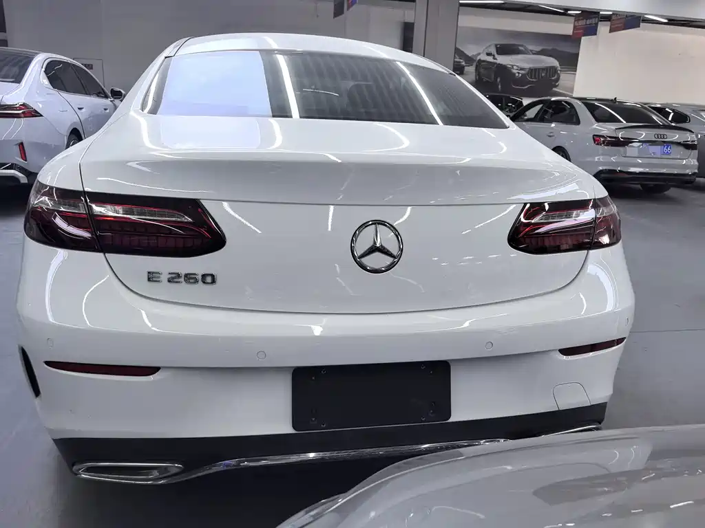 Mercedes-Benz E-Class (Import) — миниатюра 17