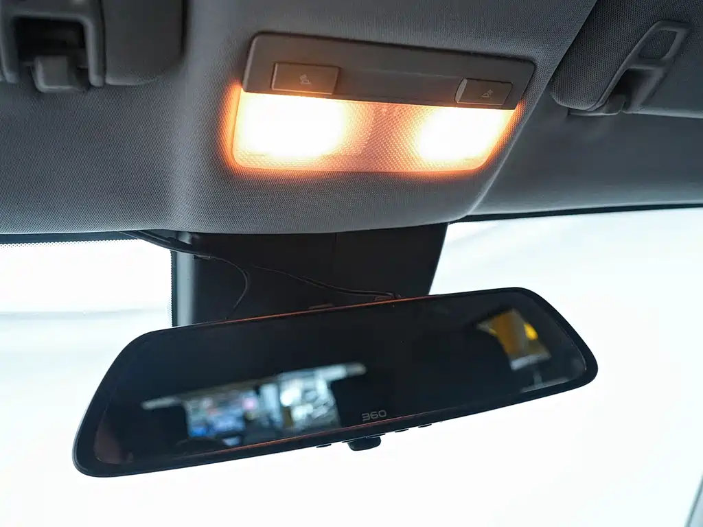 Chevrolet Trax — миниатюра 21
