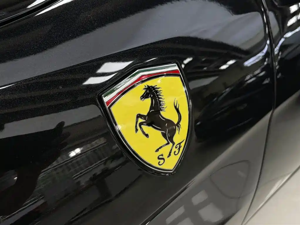 Ferrari GTC4Lusso 2017 3.9T V8