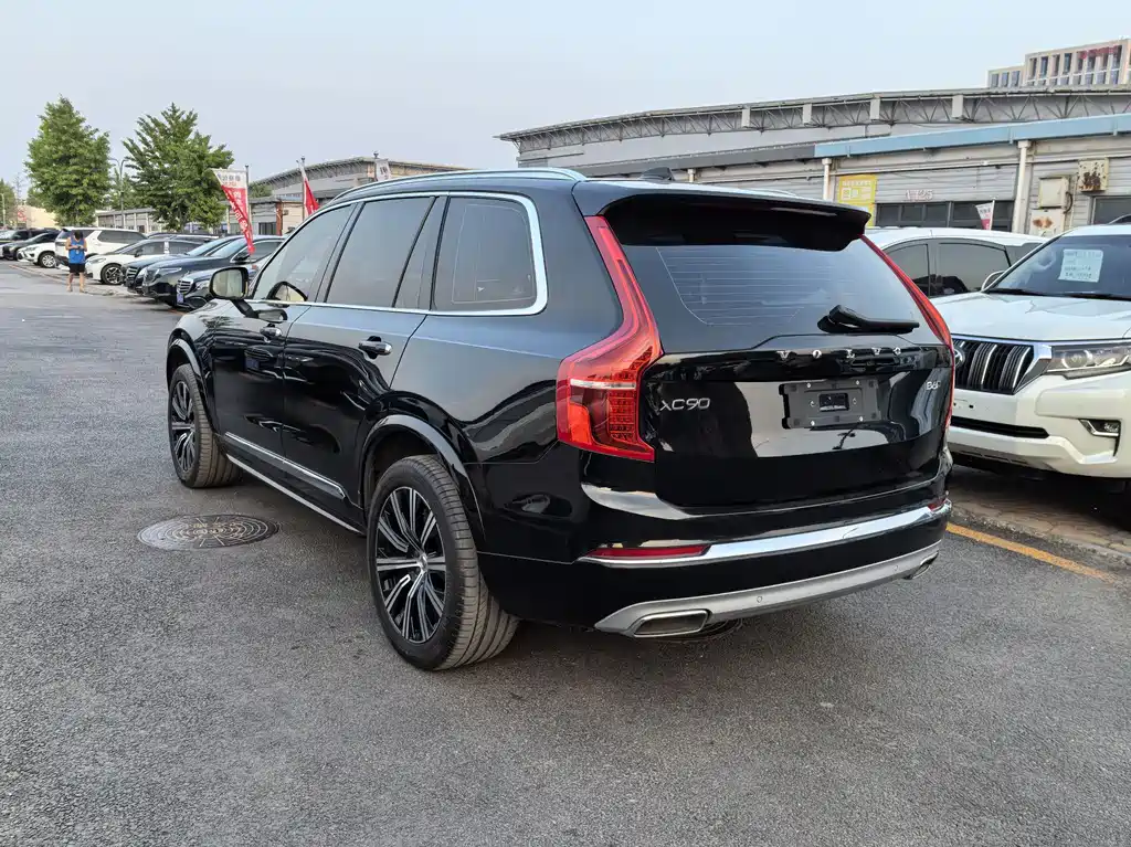 Volvo XC90 2021 B6 Luxury 7 мест