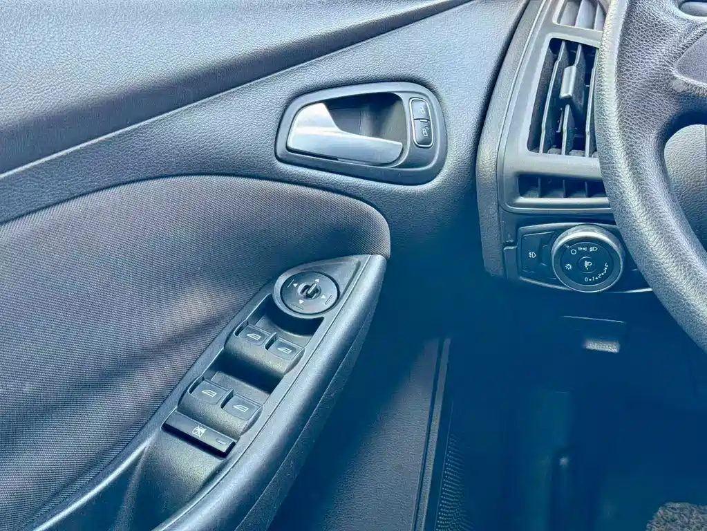 Ford Focus — миниатюра 13