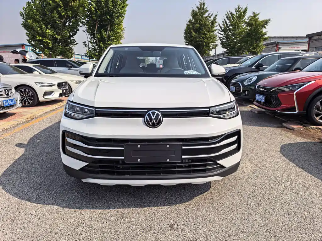 Volkswagen Tharu — миниатюра 2