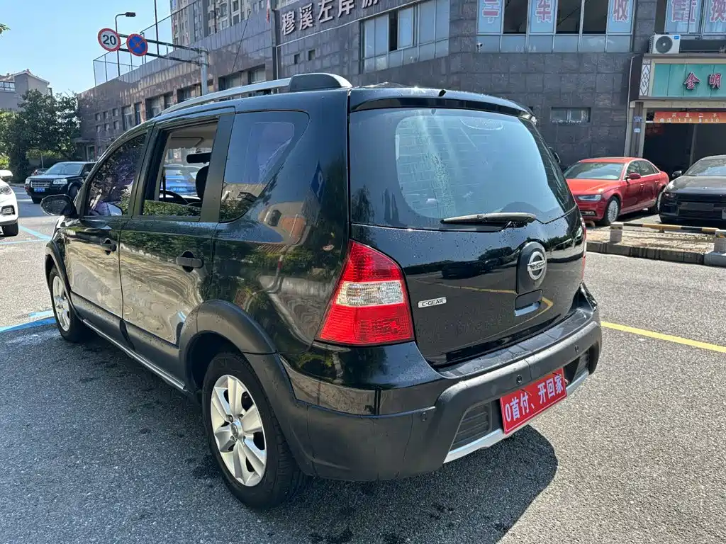 Nissan Livina — миниатюра 6