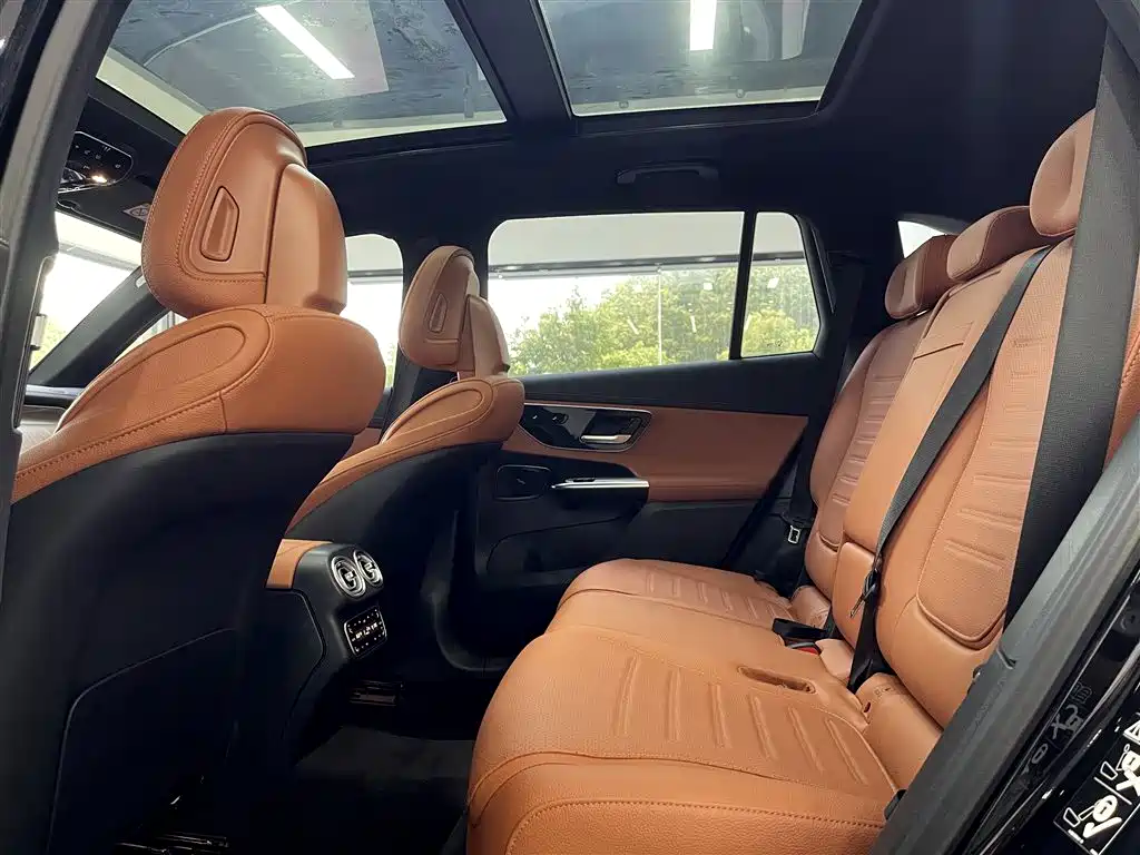 Mercedes-Benz GLC 2023 GLC 300 L 4MATIC 7 мест