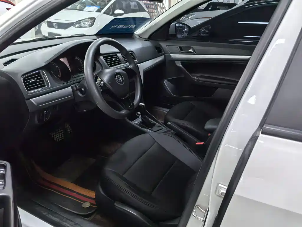 Volkswagen Lavida — миниатюра 7