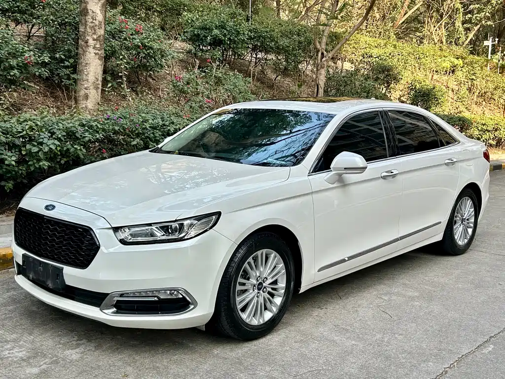 Ford Taurus 2017