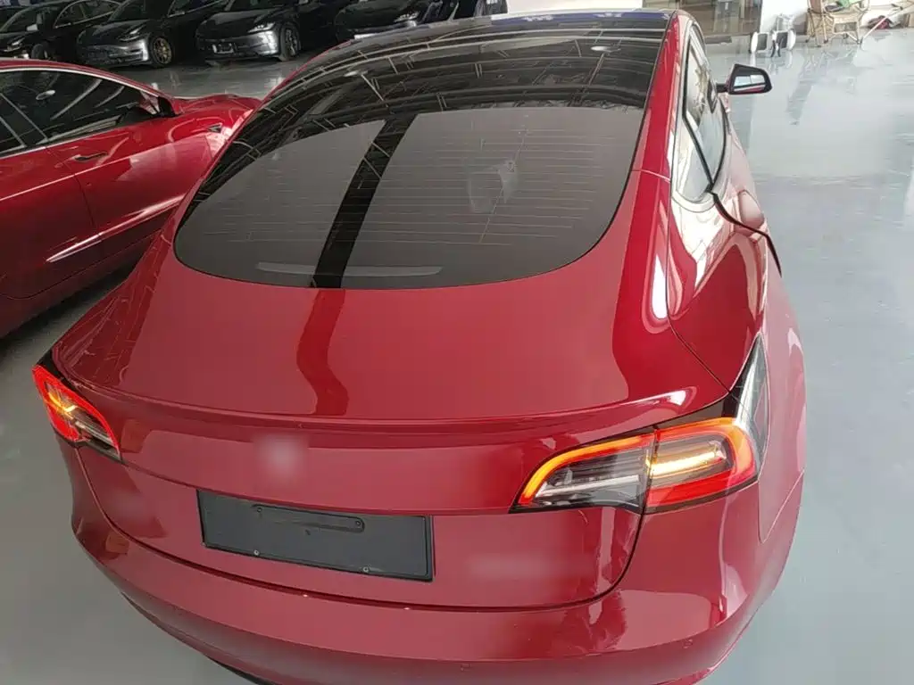 Tesla Model 3 — миниатюра 6