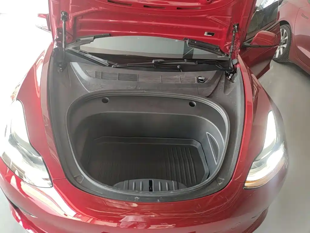 Tesla Model 3 — миниатюра 20