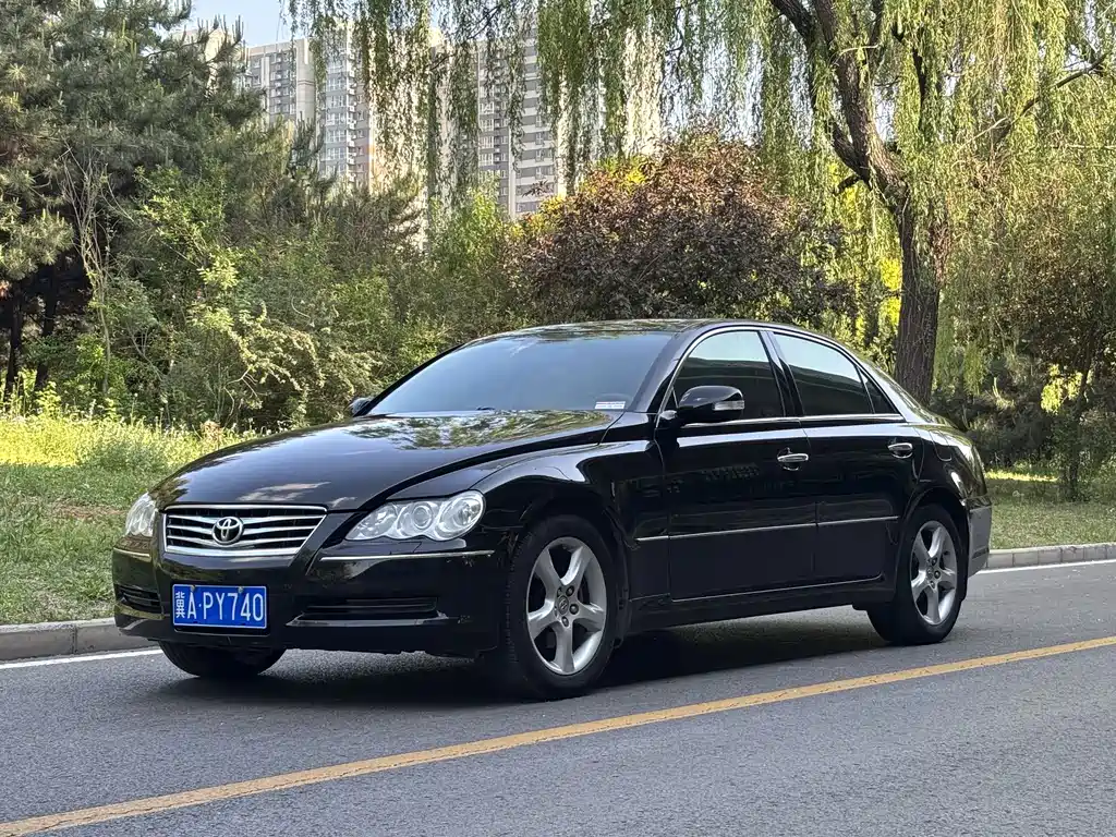 Купить Toyota Reiz