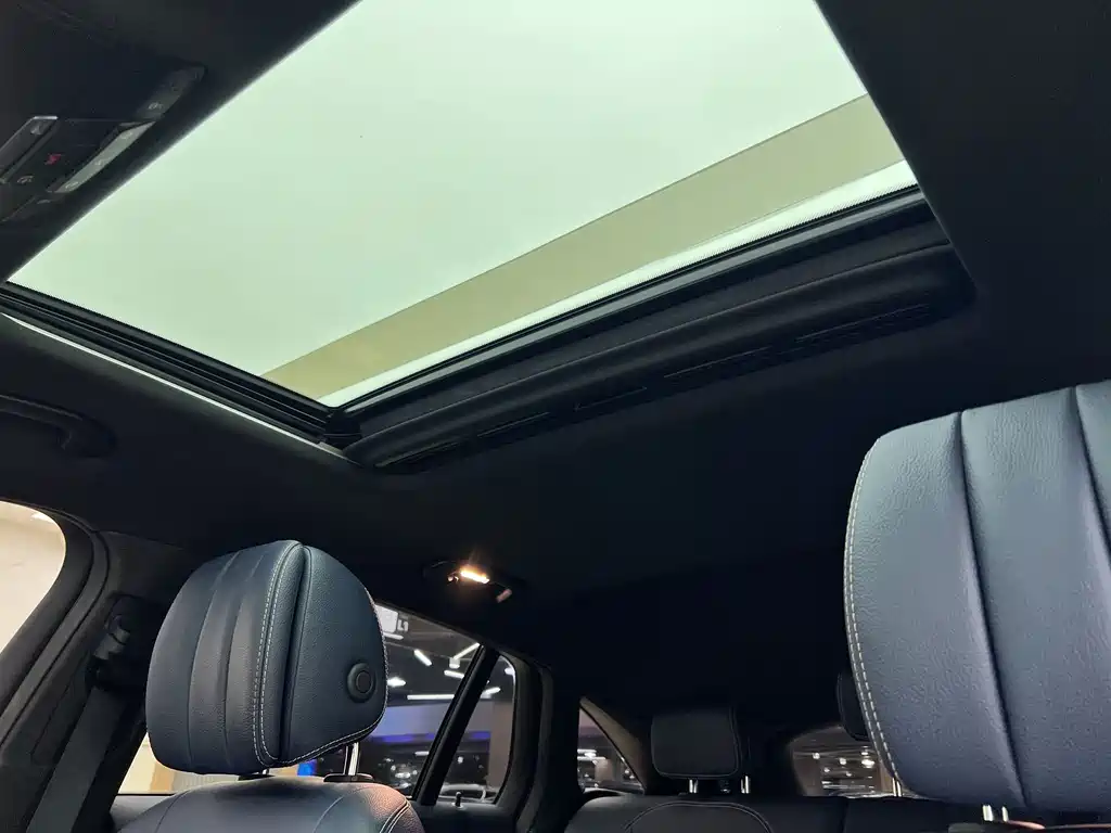 Mercedes-Benz EQC — миниатюра 15