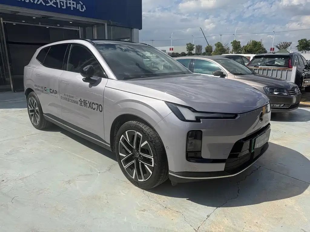 Volvo XC70 PHEV — миниатюра 3