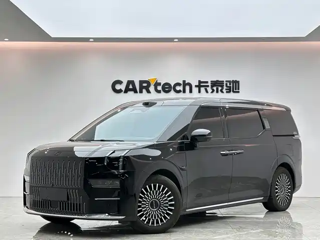 2025 Zeekr 009