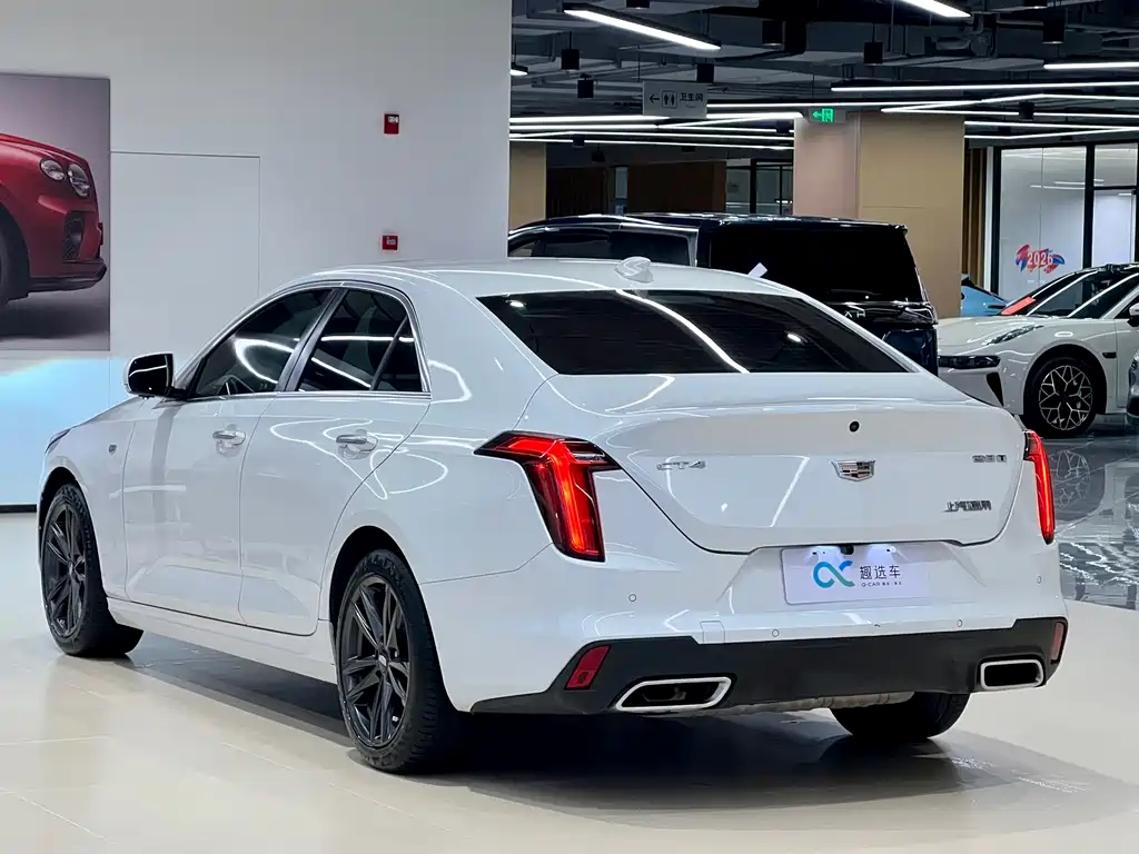 CADILLAC CT4