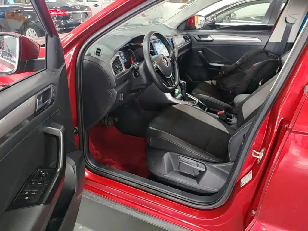 Volkswagen T-Roc — миниатюра 16