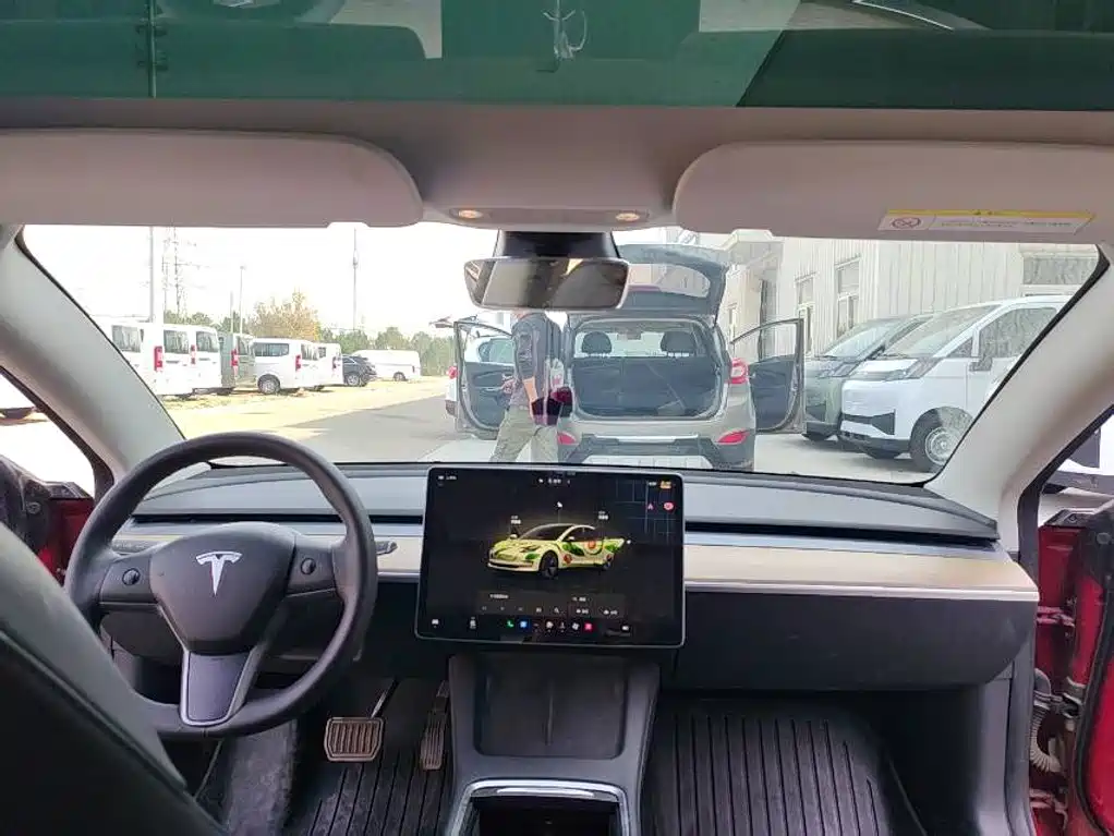 Tesla Model 3 — миниатюра 14