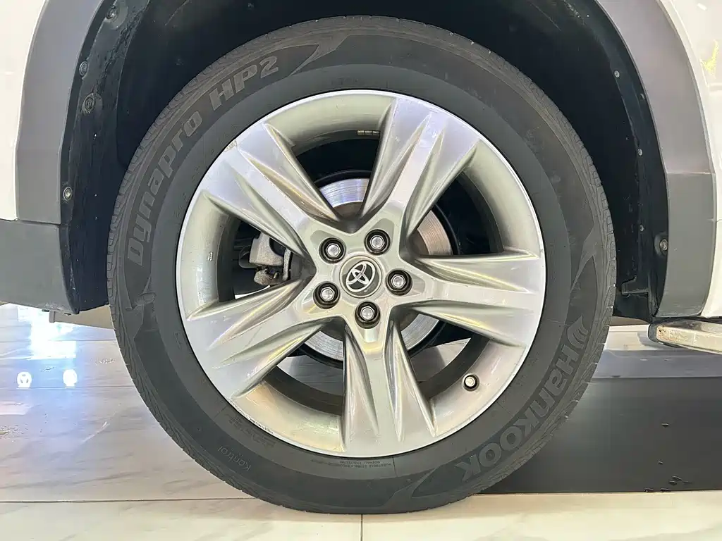 Toyota Highlander — миниатюра 14