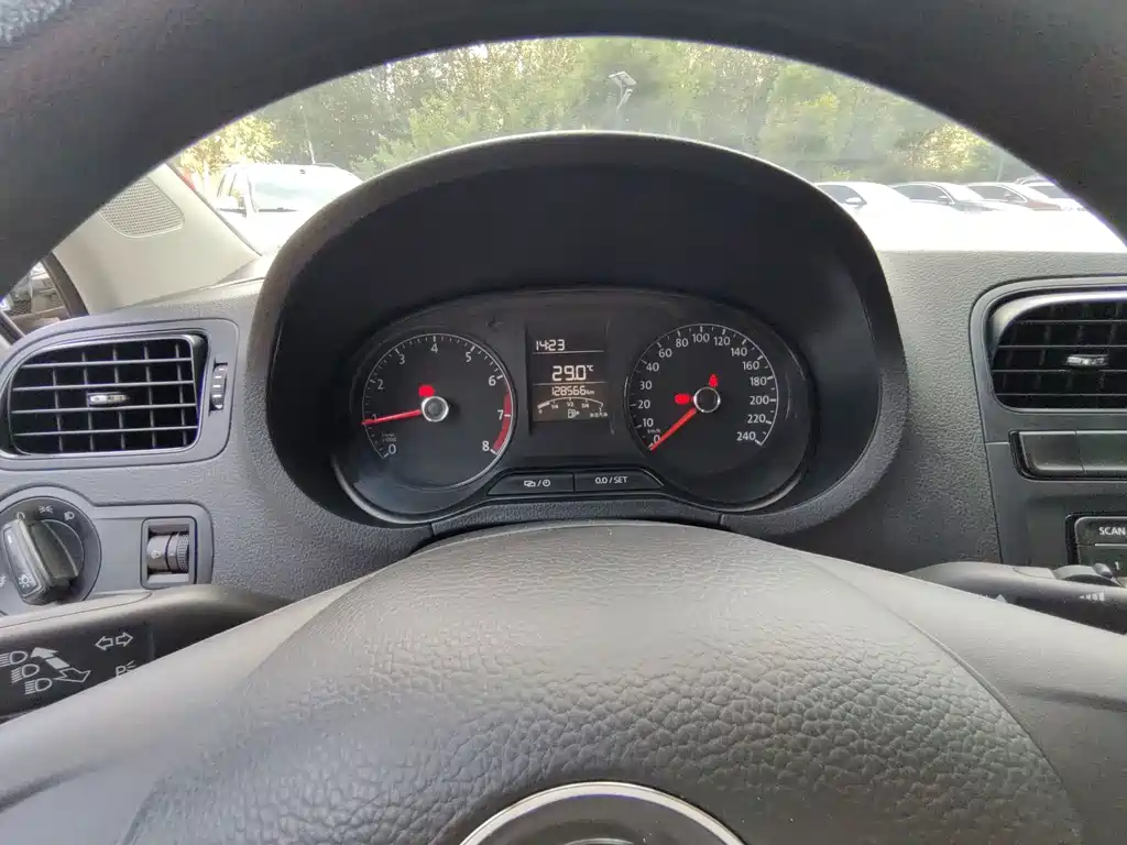 Volkswagen Polo — миниатюра 10