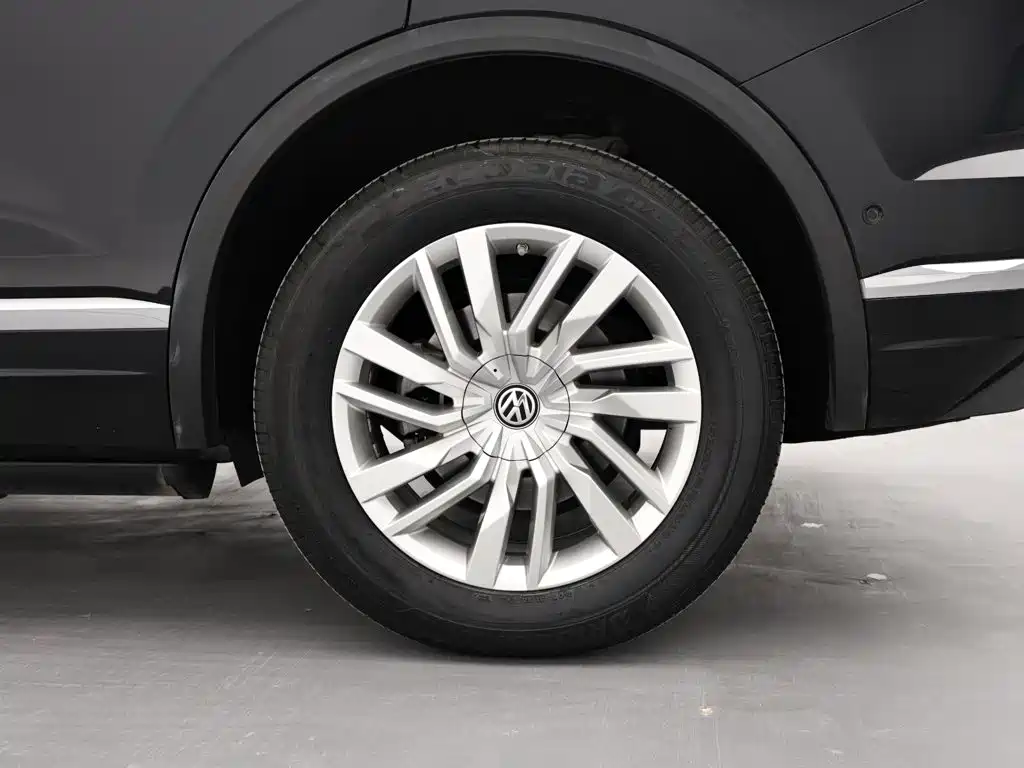 Volkswagen Touareg — миниатюра 9