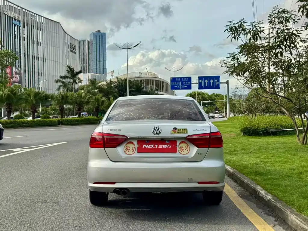 Volkswagen Lavida — миниатюра 4