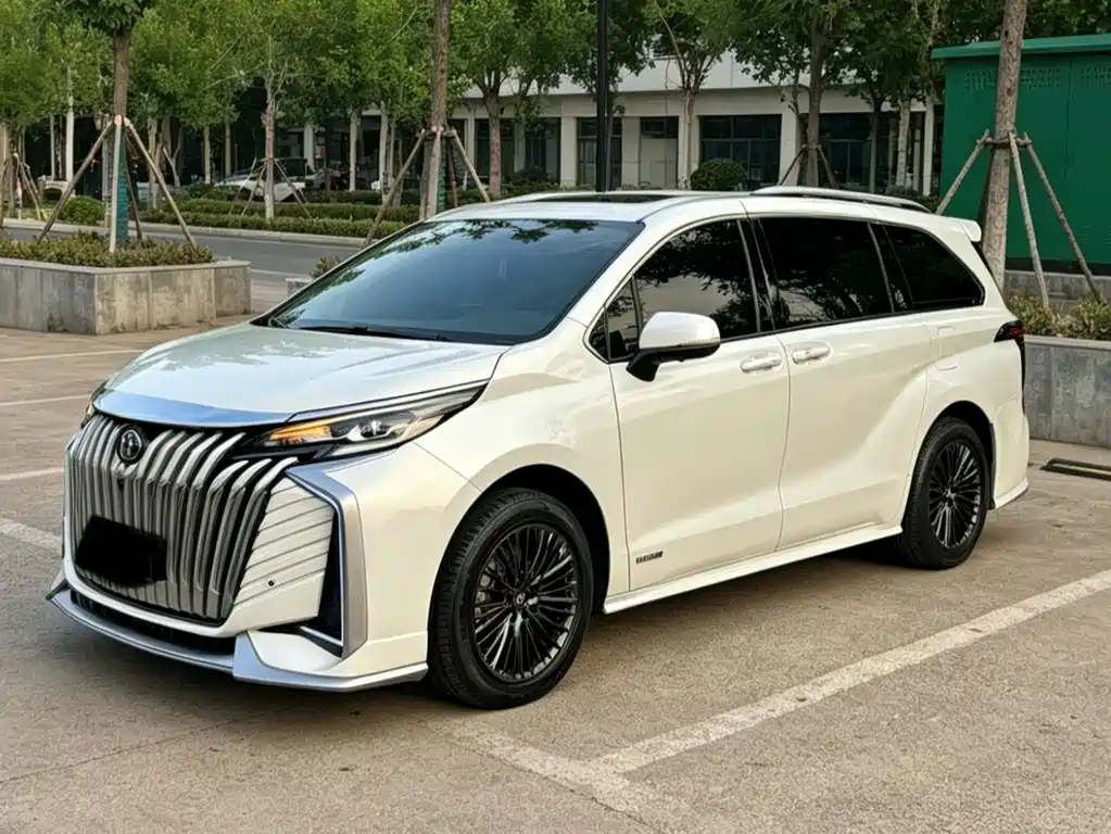 Toyota Sienna 2023