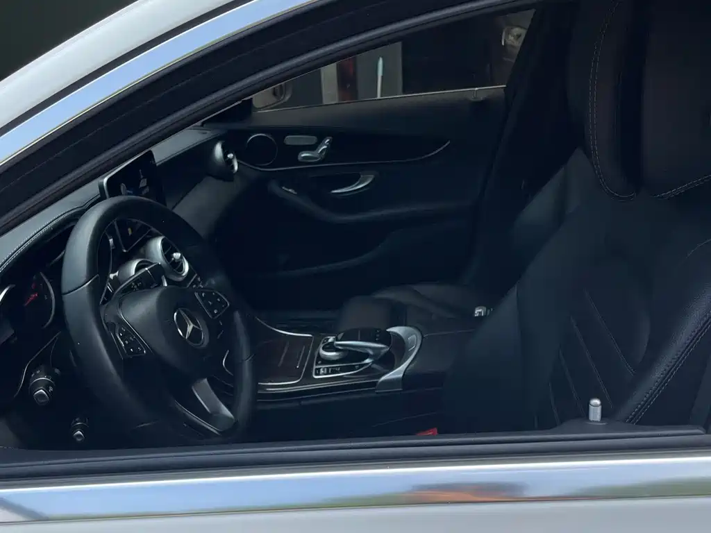 Mercedes-Benz C-Class — миниатюра 7