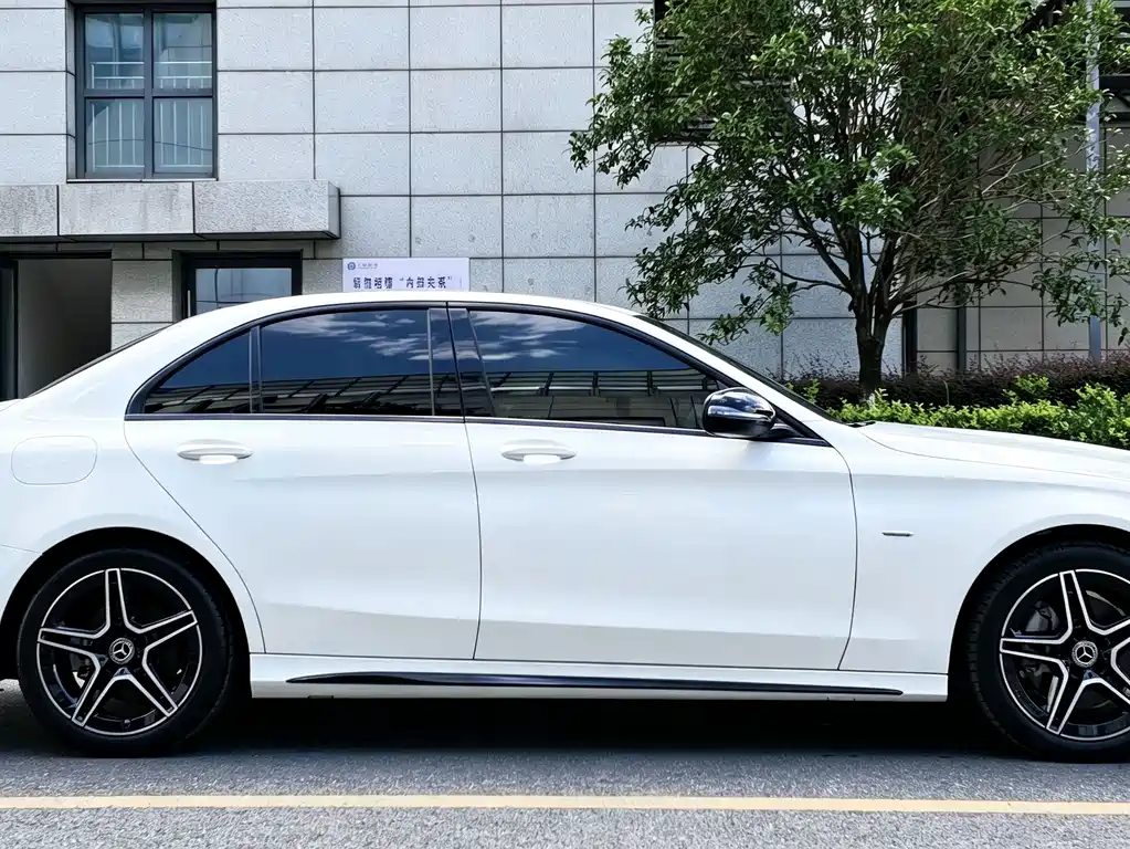 Mercedes-Benz C-Class — миниатюра 7