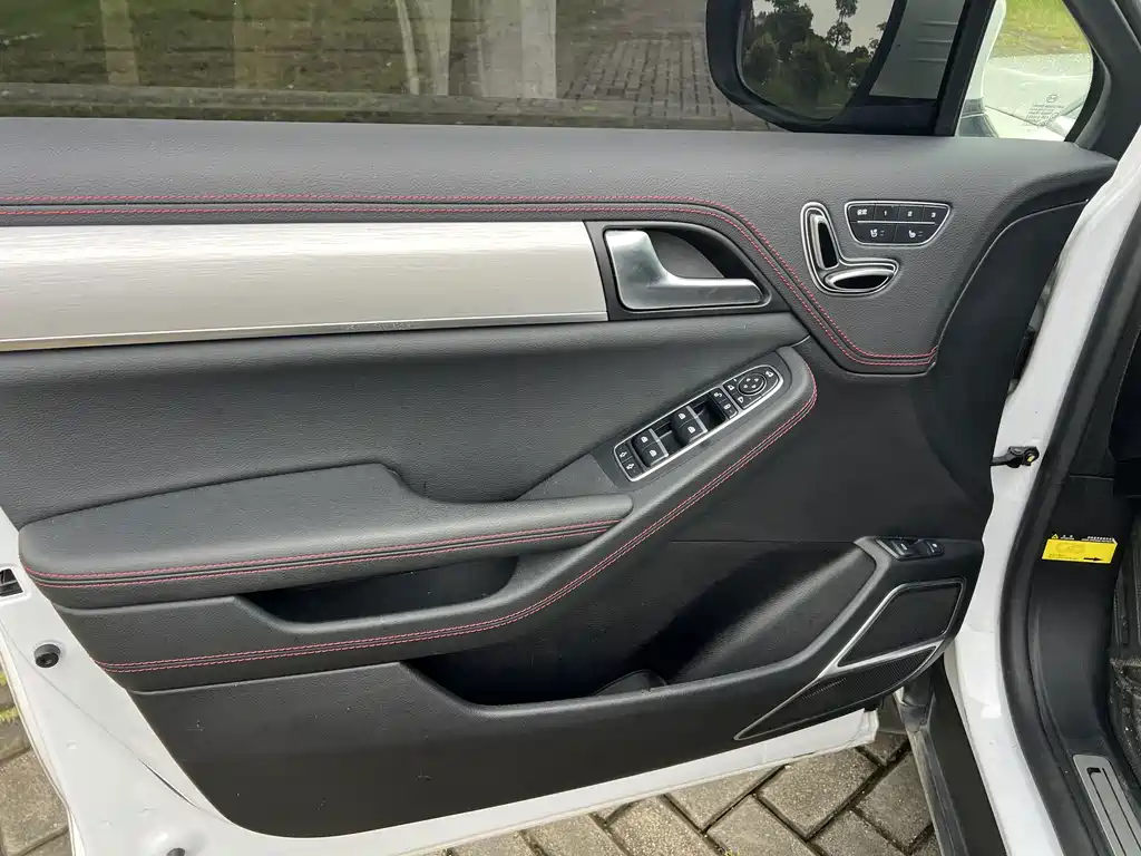 BYD Tang New Energy — миниатюра 7