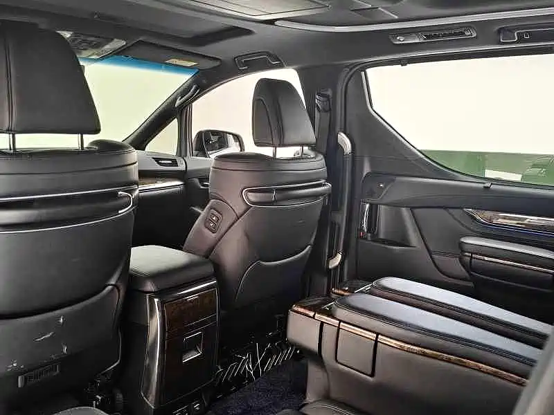 Toyota Vellfire — миниатюра 7