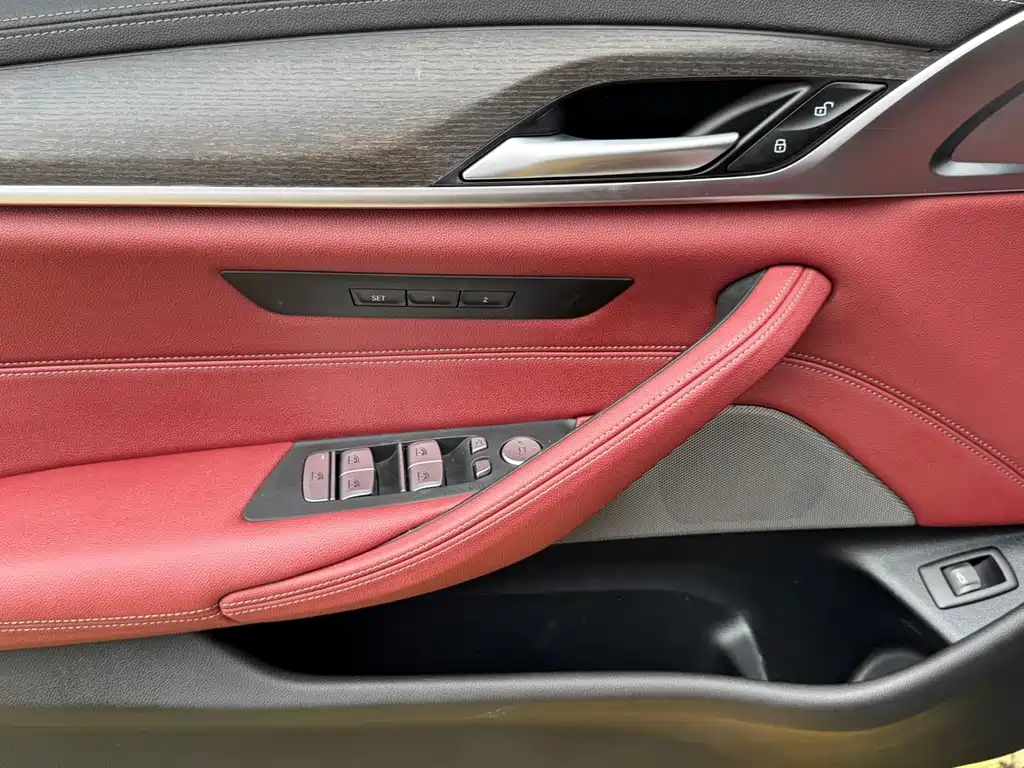 BMW 5 Series — миниатюра 22