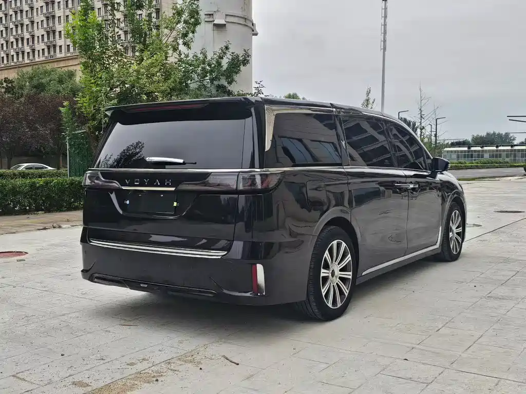 VOYAH Dreamer — миниатюра 9