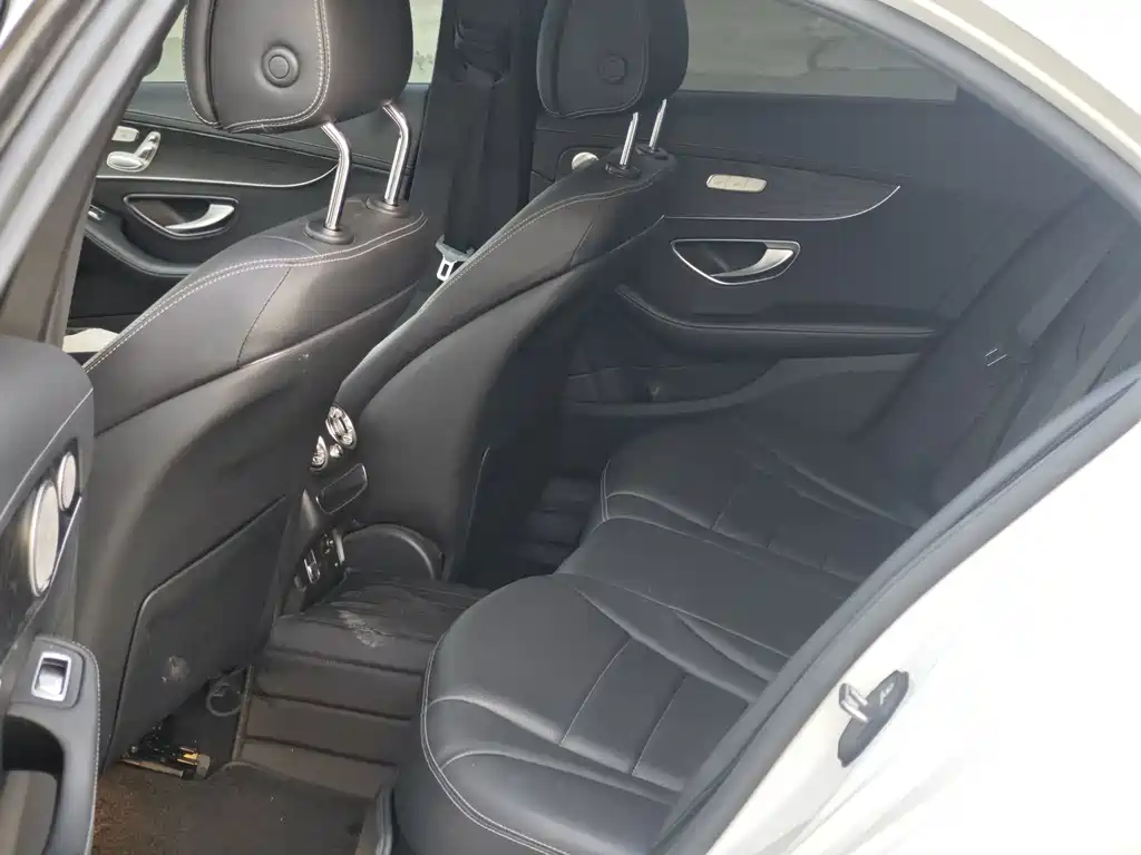 Mercedes-Benz C-Class — миниатюра 8