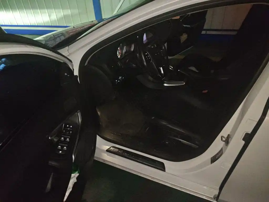 Volvo V40 — миниатюра 14