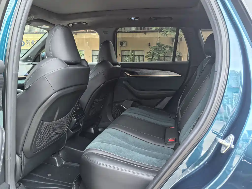 Geely Xingyue L — миниатюра 9