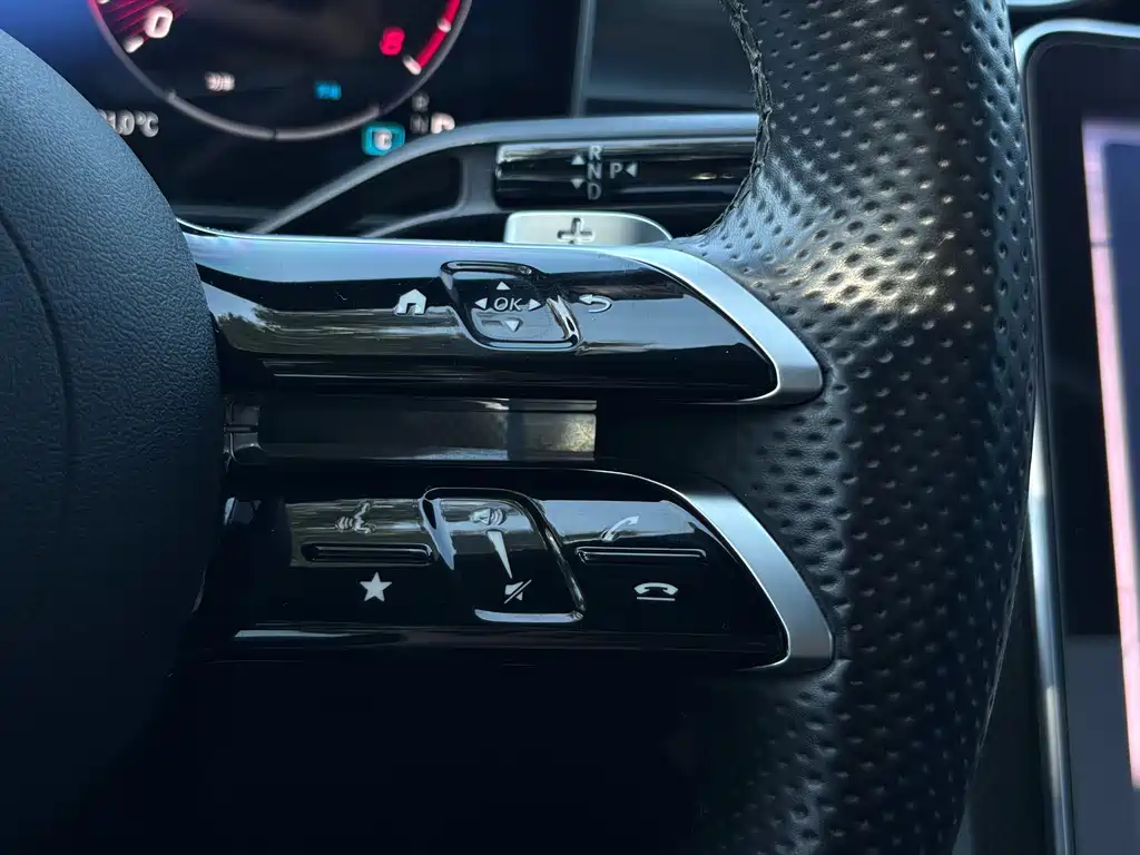 Mercedes-Benz C-Class — миниатюра 13
