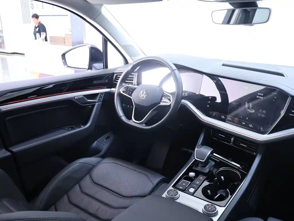 Volkswagen Touareg — миниатюра 14